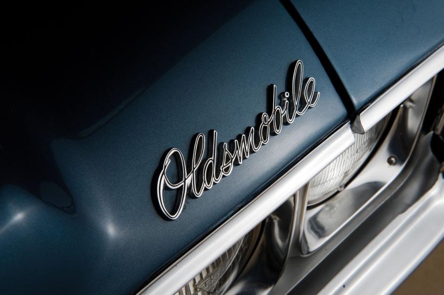 Логотип Oldsmobile 442 W-30 Convertible 1970 года  (фото 8 из 21)